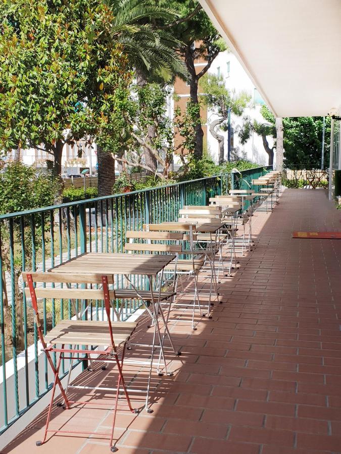 Hotel Blumen Сан Бенедето дел Тронто Екстериор снимка