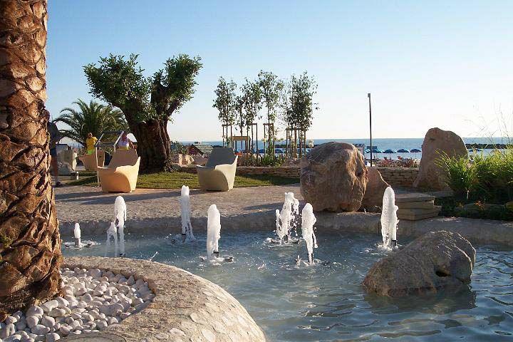 Hotel Blumen Сан Бенедето дел Тронто Екстериор снимка